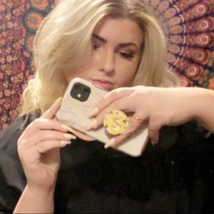 Meet your Posher, Zoe